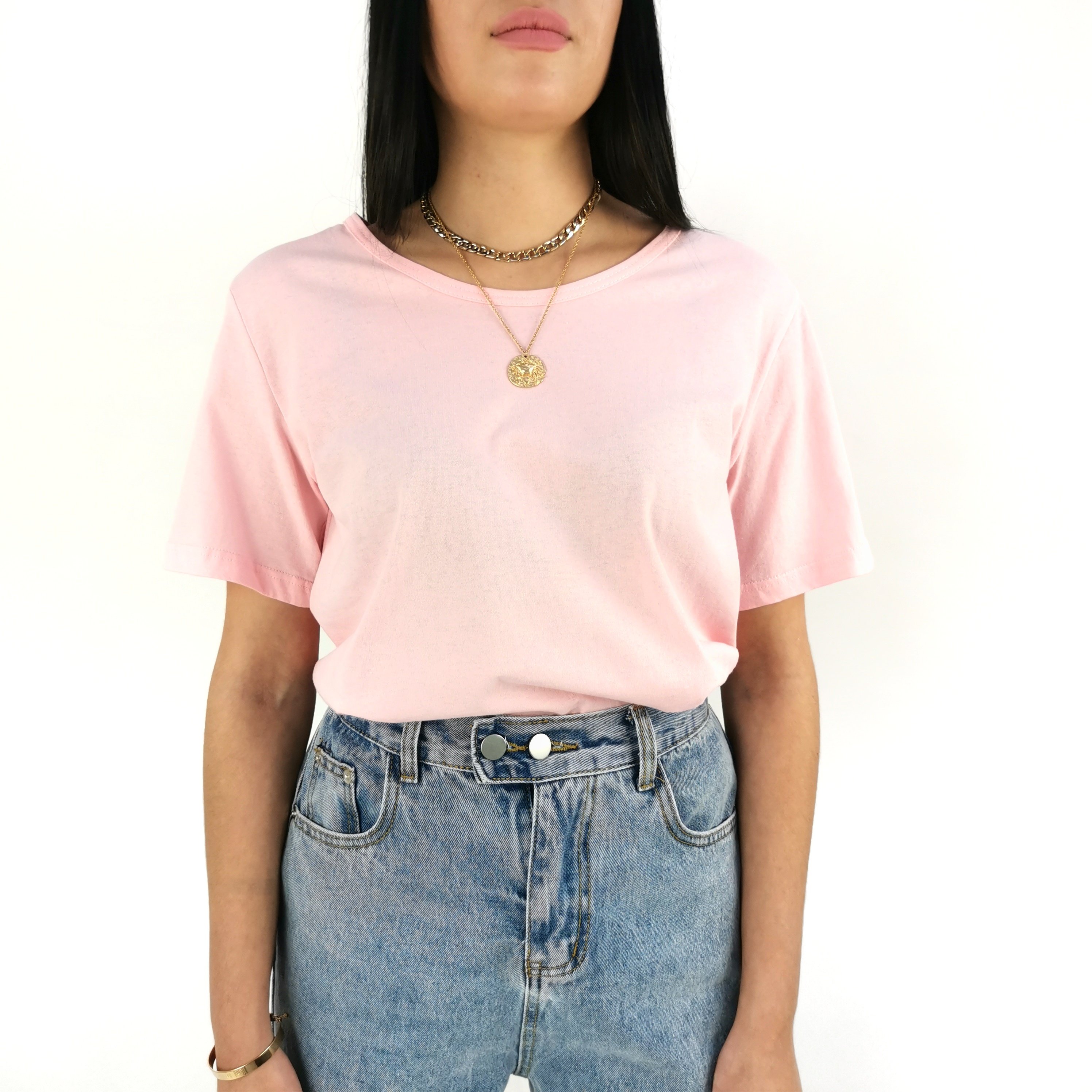 Картинка Футболка удлиненная oversize широкая горловина от магазина LonnaMag