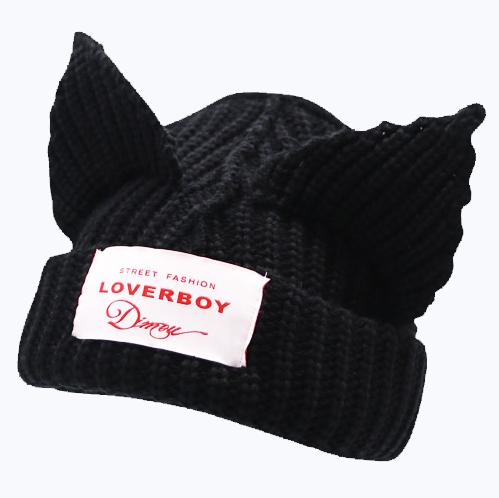 картинка Шапка острые кошачьи ушки подворот нашивка LoverBoy от магазина LonnaMag