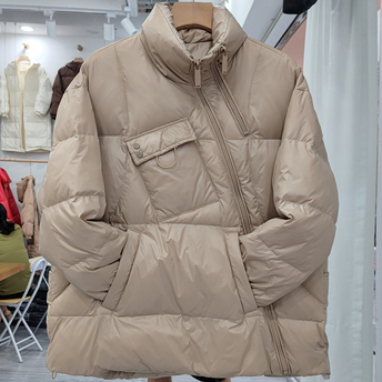 Картинка Куртка oversize ворот стойка 2 молнии по диагонали и карман + карман кенгуру от магазина LonnaMag