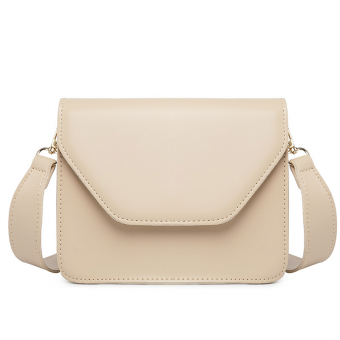 Сумка crossbody-конверт из кожзаменителя с крупным ремнем