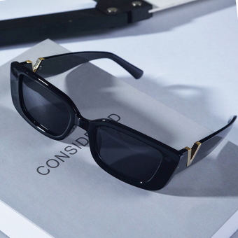 Очки прямоугольные пластик оправа на дужках v металл вырезы