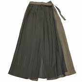 Брюки прямые застежка сбоку спереди слой ткани как юбка плиссе